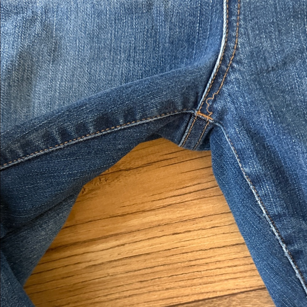 Madewell Distressed Blue Ankle Jeans - Picture 4 of 9
